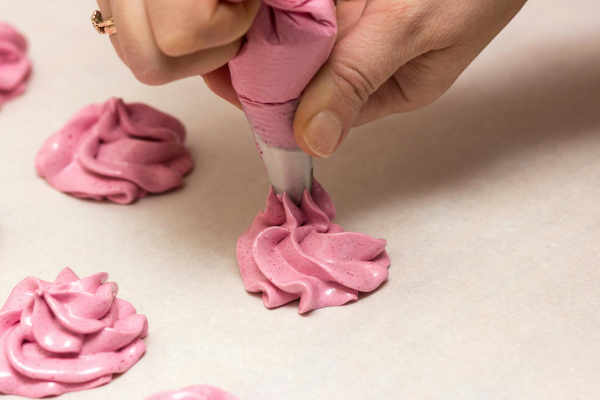 decorando pastel